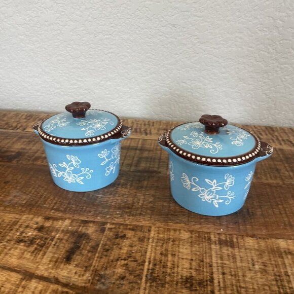 Set of 2 Temp-tations by Tara blue Floral Lace ramekins with lids 8oz Round FLAW - Picture 5 of 8